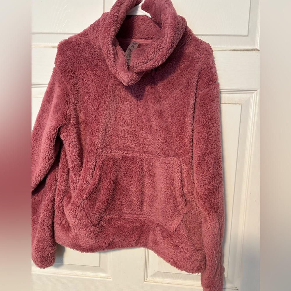 Soft cozy quarter zip jacket- very warm.  Excellent condition